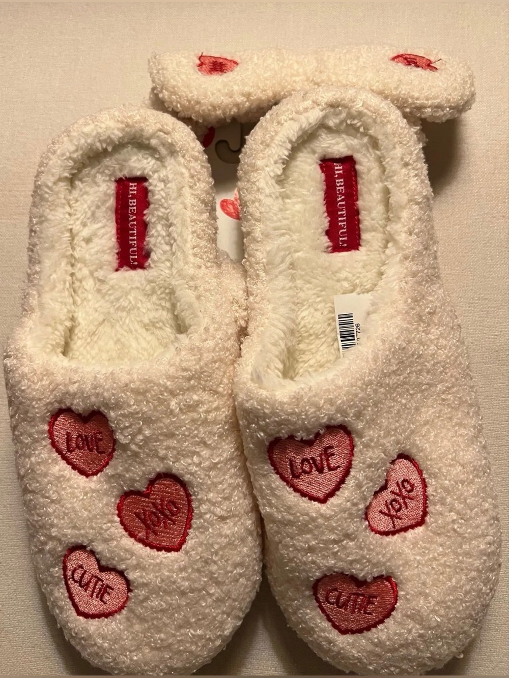 Women’s Plush Heart Slippers - White with Pink Hearts with a Spa Headbsnd